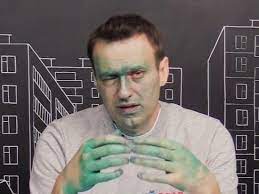 По словам представителей штаба навального в барнауле, они подали заявление в полицию. Posle Napadeniya Aleksej Navalnyj Prakticheski Oslep Na Odin Glaz