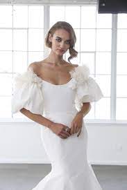 7 Wedding Dress Trends That Will Be Everywhere In 2022 Minimal Wedding Dress Puff Sleeve Wedding Dress Marchesa Wedding Dress