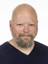 Elliptic Flow of Charged Particles in Pb-Pb Collisions at root s(NN)=2.76  TeV