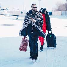 Aug 22, 2017 · of course, logically speaking, not having kids leaves people with greater resources all around, considering that by default they have more sleep, time, money and energy. Nate Jones On Twitter Reparations Lady From Chappelle Show Voice Hide Ya Money Y All There S Poor People Round