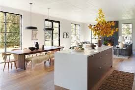 Farmhouse Tables For A Cozy Fall Meal