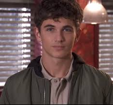 Hollyoaks #OscarCurtis Hollyoaks Lucas hay played by Oscar Curtis❤️🖥️