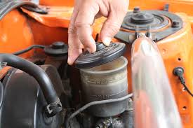 Wann muss die bremsflüssigkeit gewechselt werden? Bremsflussigkeit Nachfullen 6 Schritte Wikihow