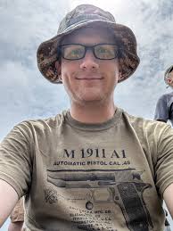 I wanted a gun page so...