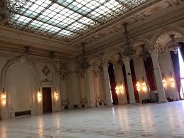 Are 275 de metri lungime, 235 de metri lățime și 84 de metri înălțime; Pont De Weekend VizitÄƒ La Palatul Parlamentului Logout Ro