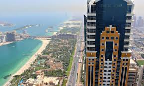 Cladirea are peste 1.000 de apartamente, 49 de etaje de birouri, patru piscine, un restaurant aflat la cea mai mare inaltime din lume (etajul 122) si o parcare cu 3.000 de. Top 10 Cele Mai Inalte Blocuri De LocuinÈe Din Lume