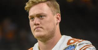 Bevo's Daily Roundup: Texas TE/DE Rob Cummins is entering grad transfer  portal