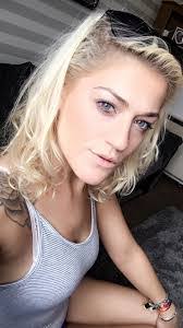 Amber Louise's Instagram, Twitter & Facebook