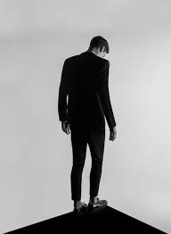 молчи скрывайся и таи и чувства и мечты свои Pin Ot Polzovatelya Na Doske Lit Six Of Crows Lyudi Dizajn Personazhej Lico