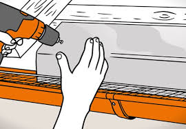 Die Dachrinne Montieren In 5 Schritten Obi Ratgeber Dachrinne Montieren Dachrinne Montiert