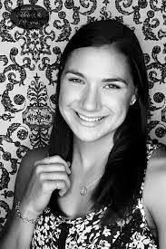 Natalie Derousse's Instagram, Twitter & Facebook