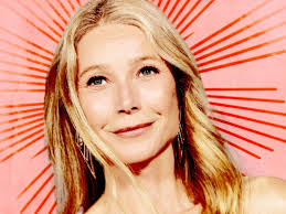 Parker Posey Shows Off Her Over-the-Top 'White Lotus' Accent