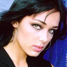 Stream Tema de Clara e Marina- Novela " Em família"- Douglas Mendes (  Violin Cover) by DouglasMViolinst