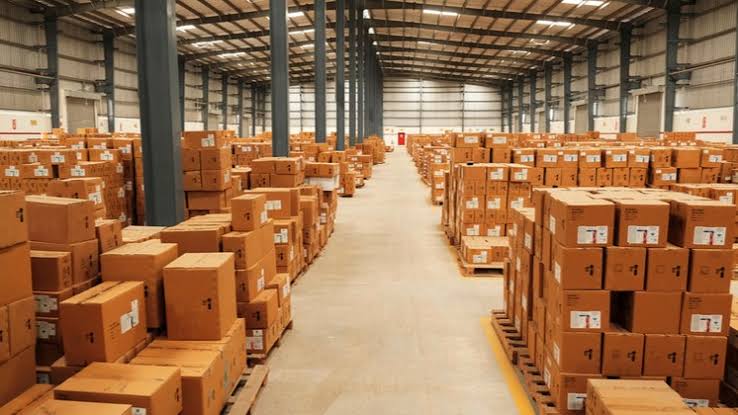 Minimum Order Quantity (MOQ): Formula, Tips, & Benefits