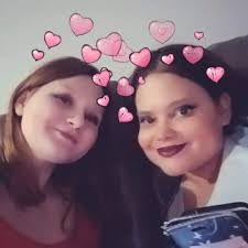 Angela Batt's Instagram, Twitter & Facebook