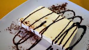 Semifreddo al torrone e cioccolato. Semifreddo Al Torrone Senza Uova Un Dolce Veloce E Senza Cottura