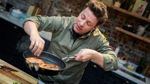 Den spinat pikant abschmecken und auf dem blätterteig so verteilen, dass rundum 3 cm rand bleiben. Jamie Olivers Ultimative Kochtipps Lachs Nicht Auf Der Hautseite Anbraten Stern De