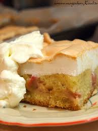 Check spelling or type a new query. Von Mahnenden Blicken Und Leckerem Rhabarberkuchen Mit Baiserhaube Der Magische Kessel
