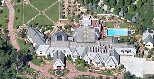 Broncos Qb Peyton Manning Really At Home In Denver Now Peyton Manning House Celebrity Mansions Celebrity Houses