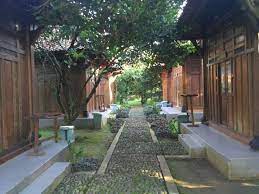 Situ hiyang tegal waru no.1b rt 01 rw 03, ciampea in bogor in 11.1 km from the centre. Family Trip Di Kampoeng Wisata Rumah Joglo Diary Mama Riyadh