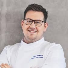 Tesco Magazine- June 2022 by Tesco magazine