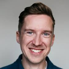 Mia Holt (@MiaHoltWriter)