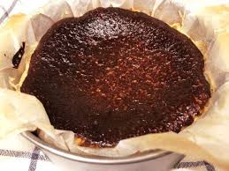 水切りヨーグルトでバスク風チーズケーキ by わんぱく3ママ クックパッド 簡単おいしいみんなのレシピが333万品 レシピ 料理 レシピ 水切りヨーグルト チーズケーキ