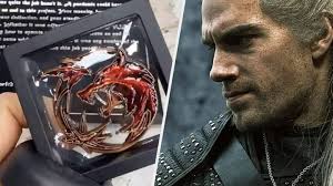 Henry william dalgliesh cavill was born on 5 may 1983 on a secret of the shooting of 'the witcher'? The Witcher Henry Cavill Gives Crew Gifts As Season 2 Wraps