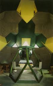 Sanctuary In The Synagogue On The Campus Of The Military Academy Of Mitzpe Ramon In The Negev Desert Israel Desi Synagogue Geometric Construction Jewish Art