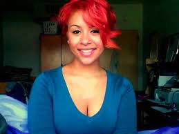 Soft messy waves looks so outstanding with this hair color. Girls With Short Hair