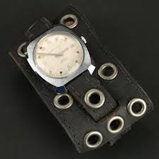 Terminator genisys features the franchise's heroine, sarah connor, in what looks to be badass mode, but ultimately diminishes her in a nasty way. Terminator Genisys Sarah Connor S Emilia Clarke Watch Current Price 1100