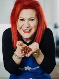 Shelly Marie's Instagram, Twitter & Facebook