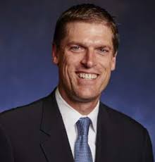 LPL Financial lets go of David Reich to pull its crucial $135-billion  401(k) division into a central service and branding sphere