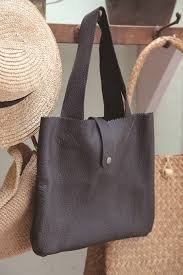 It is a nice, casual bag with high versatility. Free Leather Handbag Patterns To Download Iucn Water