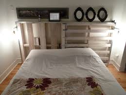 Elle est elegante fonctionnelle et parfaite meme pour la chambre de vos enfants. Simple Et Pratique Cette Tete De Lit En Palettes Deconome