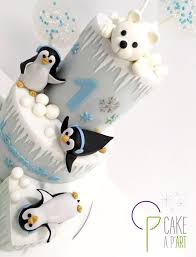 Modelage En Sucre Pingouins Ours Polaire Banquise Neige Glacier Gateau Anniversaire Bebe Gateau Anniversaire Decoration Anniversaire Bebe