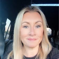 Debra Lampe's Instagram, Twitter & Facebook