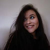 Cassandra Elson's Instagram, Twitter & Facebook