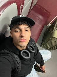 Hello! My name is Andres and I'm from Venezuela. I am currently living in  West Palm Beach, Florida. I'm planning to move to NYC as soon as possible.  I am looking for