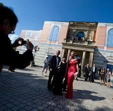 14394 likes · 1867 talking about this · 2260 were here. Bayreuther Festspiele Die Westliche Kunst Ist Wieder Angreifbar Welt
