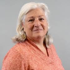 Michele Carroll's Instagram, Twitter & Facebook