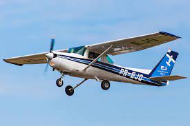 Flying the cessna 152 is simply a joy. Datei Cessna 152 Pr Ejq 8476096843 Jpg Wikipedia