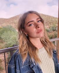 Wake Up In The Morning Feeling Like P Diddy Song Pin By In Pieces On Style Icon Marla Catherine In 2020 Marla Catherine Catherine Portrait Photography