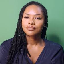 Shandi Williams's Instagram, Twitter & Facebook