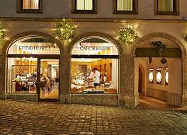 Die historische altstadt halleins liegt etwa 25 autominuten vom stadtzentrum salzburgs entfernt. Cafebraun