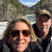 FARABEE BATS IT HOME FOR THE LEAD 🚨