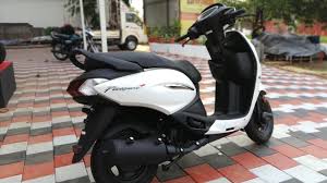 Hero pleasure plus colors are solid red, matte velvet red, polestar blue, matte vernier grey, glazed black, pearl silver hero pleasure is a very popular scooter targeted for women. Hero Pleasure Plus Bs6 Glossy White Review 2020 Youtube