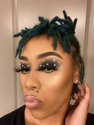 Hi! My name is Britney Beals, I'm a traveling makeup artist based in  Seattle, WA. 2023 is gearing up to be another incredibly busy year for  weddings and my books are filling