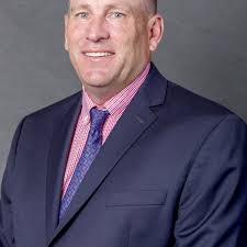 A Big Red Legend Hits The Green