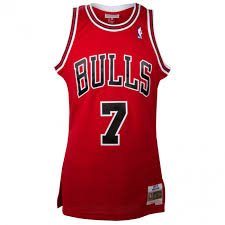 Wenn du die beste fußball ausrüstung suchst, bist du bei sportscheck richtig! Toni Kukoc 7 Chicago Bulls 1997 98 Mitchell Ness Swingman Trikot Stadionshop Com